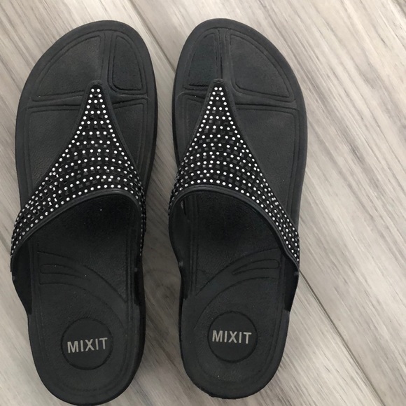 Rhinestone Platform Flipflops - Picture 2 of 7